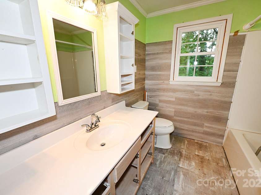 2625 Glenn Street, Newton, NC 28658.  MLS# CAR4265870, YatesRealty ID 11153. 