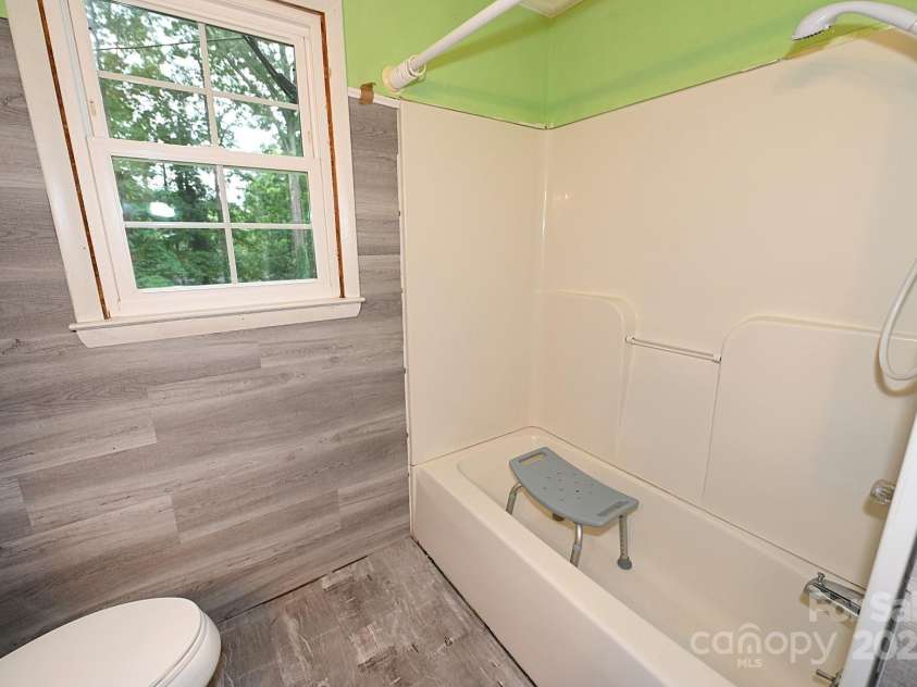 2625 Glenn Street, Newton, NC 28658.  MLS# CAR4265870, YatesRealty ID 11153. 