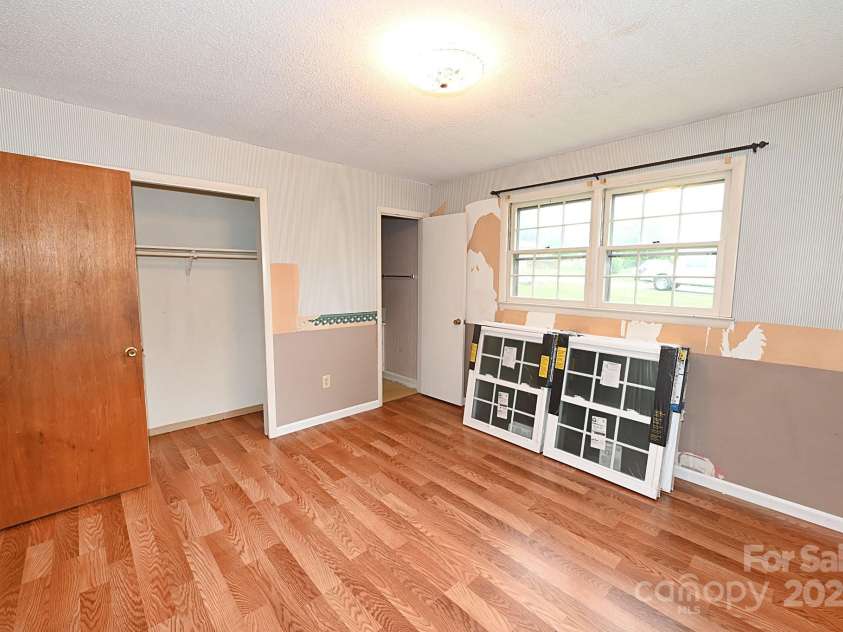 2625 Glenn Street, Newton, NC 28658.  MLS# CAR4265870, YatesRealty ID 11153. 