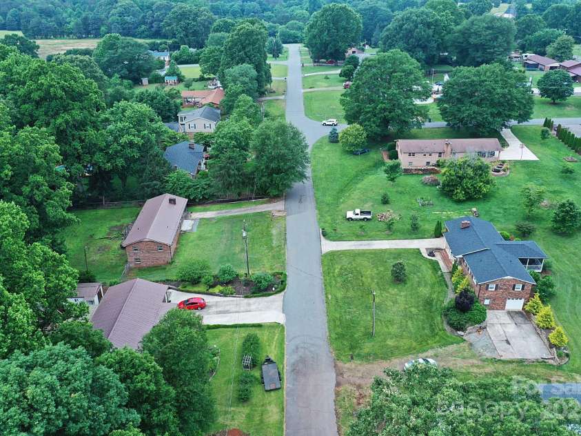 2625 Glenn Street, Newton, NC 28658.  MLS# CAR4265870, YatesRealty ID 11153. 