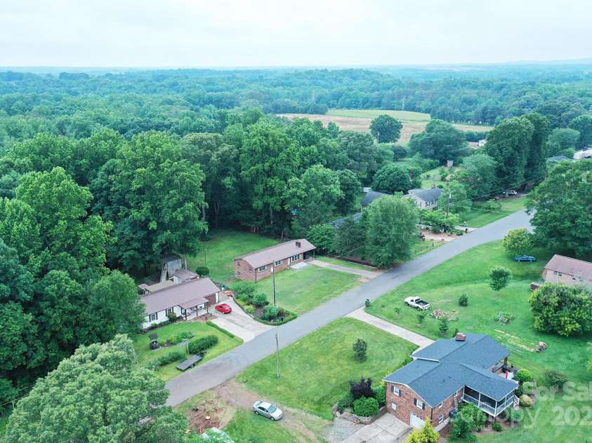 2625 Glenn Street, Newton, NC 28658.  MLS# CAR4265870, YatesRealty ID 11153. 