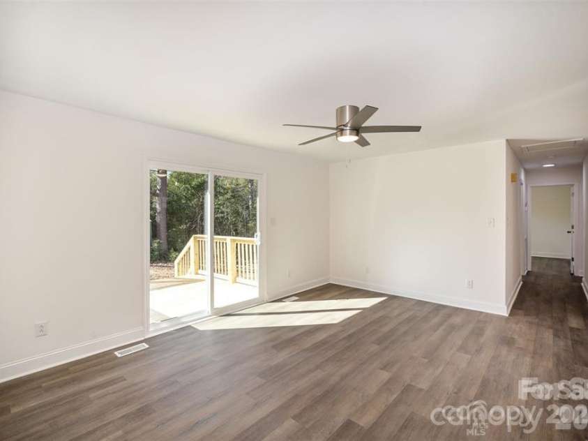 523 Hickory Nut Lane, China Grove, NC 28023.  MLS# CAR4289457, YatesRealty ID 11153. Dining Area