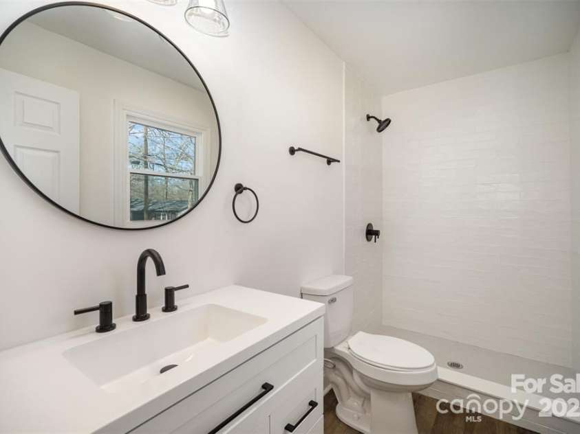 523 Hickory Nut Lane, China Grove, NC 28023.  MLS# CAR4289457, YatesRealty ID 11153. Primary Bathroom