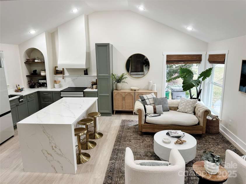 5057 Murrayhill Road, Charlotte, NC 28210.  MLS# CAR4231277, YatesRealty ID 11155. 