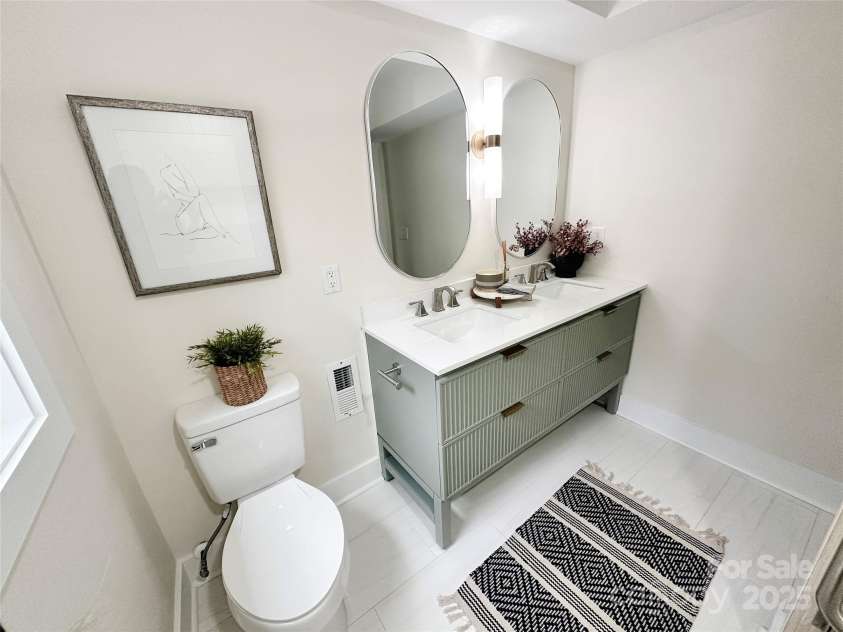 5057 Murrayhill Road, Charlotte, NC 28210.  MLS# CAR4231277, YatesRealty ID 11155. 