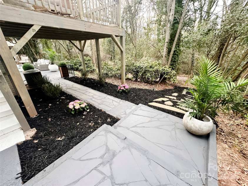 5057 Murrayhill Road, Charlotte, NC 28210.  MLS# CAR4231277, YatesRealty ID 11155. 