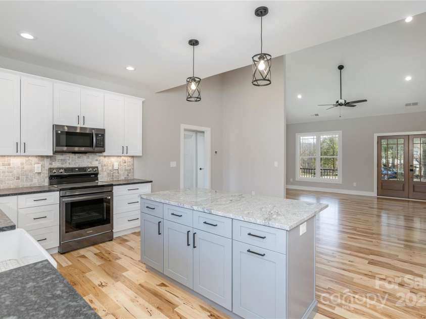 126 Whiskey River Run, Hendersonville, NC 28792.  MLS# CAR4205245, YatesRealty ID 11156. 
