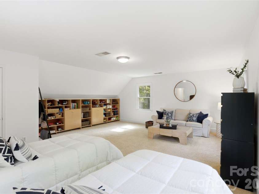 8200 Asheley Glen Drive, Mint Hill, NC 28227.  MLS# CAR4368064, YatesRealty ID 11156. 