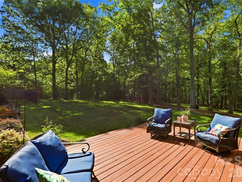 8200 Asheley Glen Drive, Mint Hill, NC 28227.  MLS# CAR4368064, YatesRealty ID 11156. 