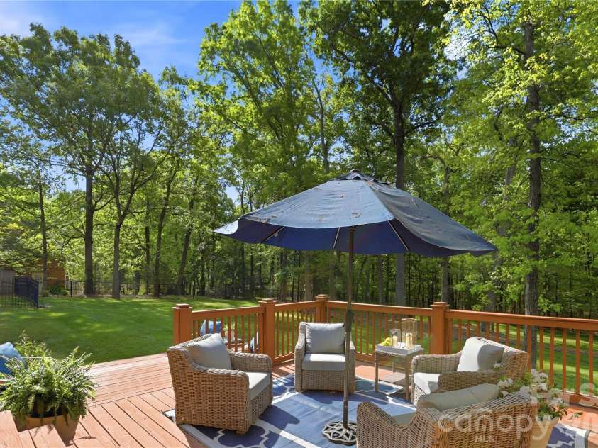 8200 Asheley Glen Drive, Mint Hill, NC 28227.  MLS# CAR4368064, YatesRealty ID 11156. 