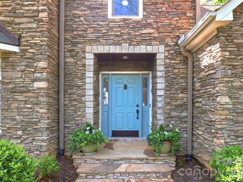 8200 Asheley Glen Drive, Mint Hill, NC 28227.  MLS# CAR4368064, YatesRealty ID 11156. 