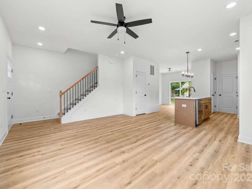424 Airline Avenue, Shelby, NC 28150.  MLS# CAR4328271, YatesRealty ID 11158. 