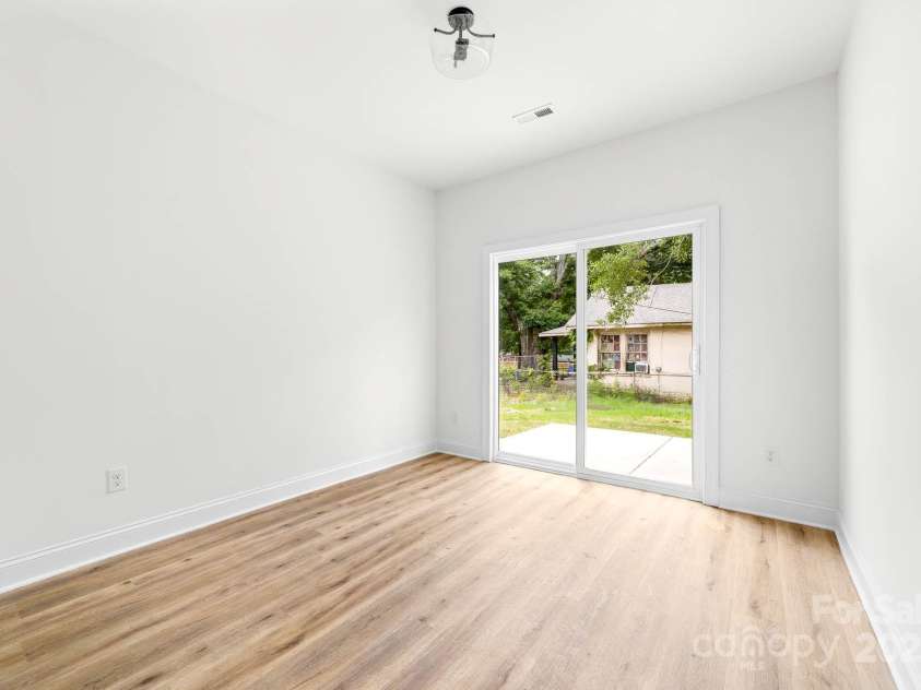 424 Airline Avenue, Shelby, NC 28150.  MLS# CAR4328271, YatesRealty ID 11158. 