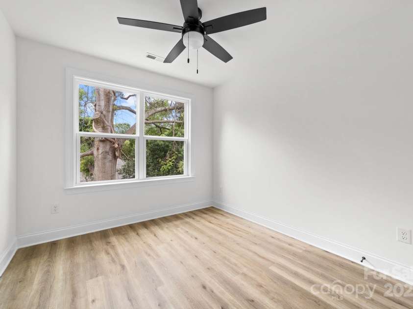 424 Airline Avenue, Shelby, NC 28150.  MLS# CAR4328271, YatesRealty ID 11158. 