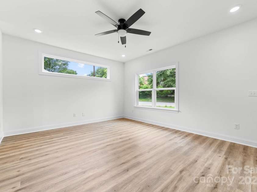 424 Airline Avenue, Shelby, NC 28150.  MLS# CAR4328271, YatesRealty ID 11158. 