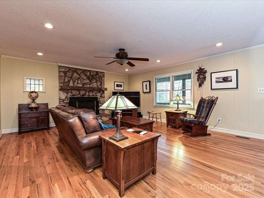 119 Dills Drive, Dallas, NC 28034.  MLS# CAR4239431, YatesRealty ID 11159. 