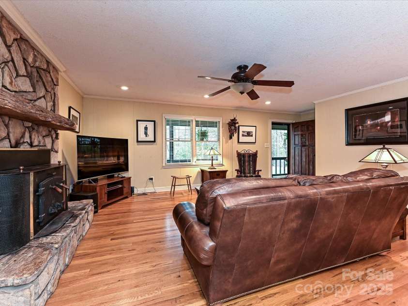119 Dills Drive, Dallas, NC 28034.  MLS# CAR4239431, YatesRealty ID 11159. 