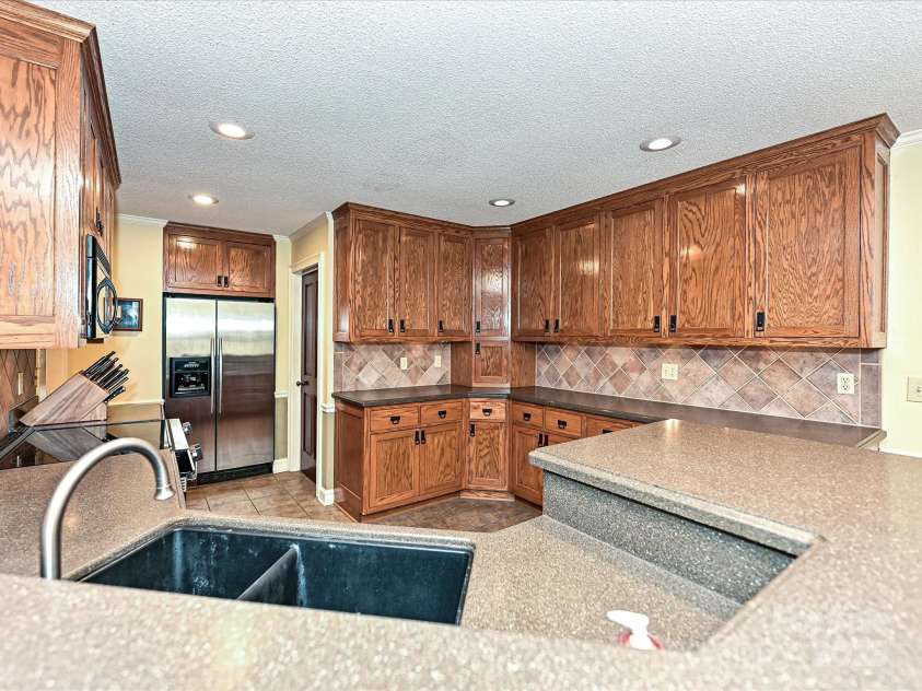 119 Dills Drive, Dallas, NC 28034.  MLS# CAR4239431, YatesRealty ID 11159. 