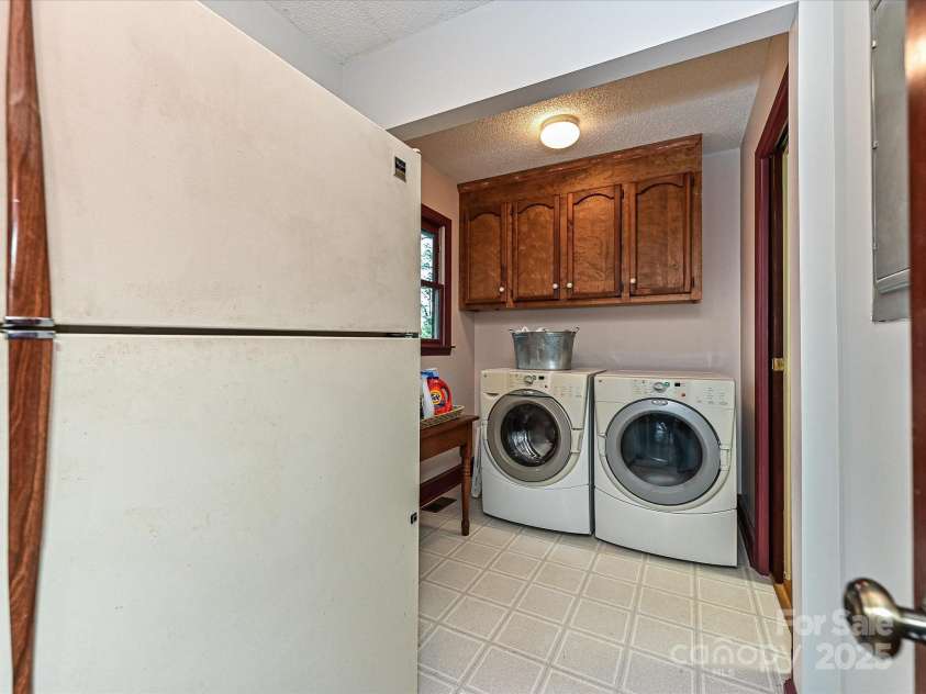 119 Dills Drive, Dallas, NC 28034.  MLS# CAR4239431, YatesRealty ID 11159. 