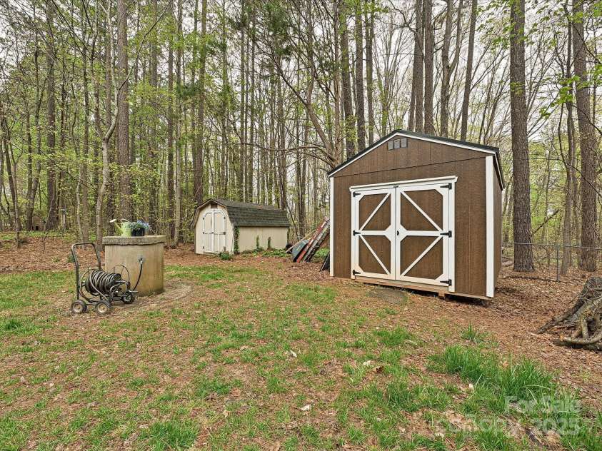 119 Dills Drive, Dallas, NC 28034.  MLS# CAR4239431, YatesRealty ID 11159. 