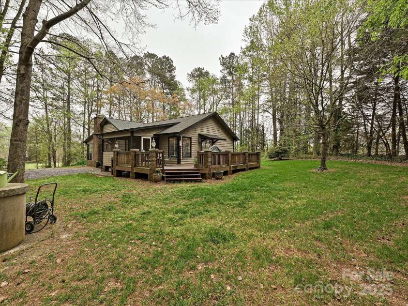 119 Dills Drive, Dallas, NC 28034.  MLS# CAR4239431, YatesRealty ID 11159. 
