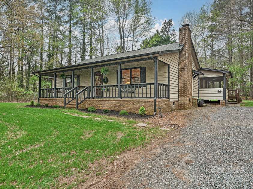 119 Dills Drive, Dallas, NC 28034.  MLS# CAR4239431, YatesRealty ID 11159. 