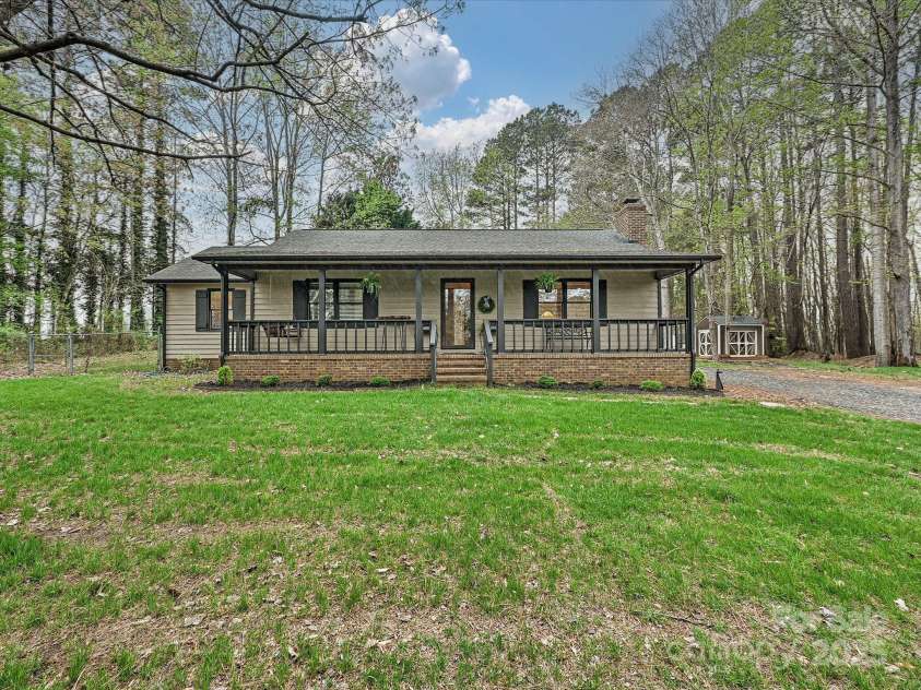 119 Dills Drive, Dallas, NC 28034.  MLS# CAR4239431, YatesRealty ID 11159. 