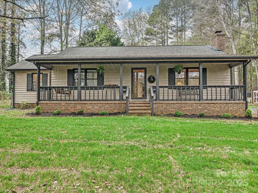 119 Dills Drive, Dallas, NC 28034.  MLS# CAR4239431, YatesRealty ID 11159. 