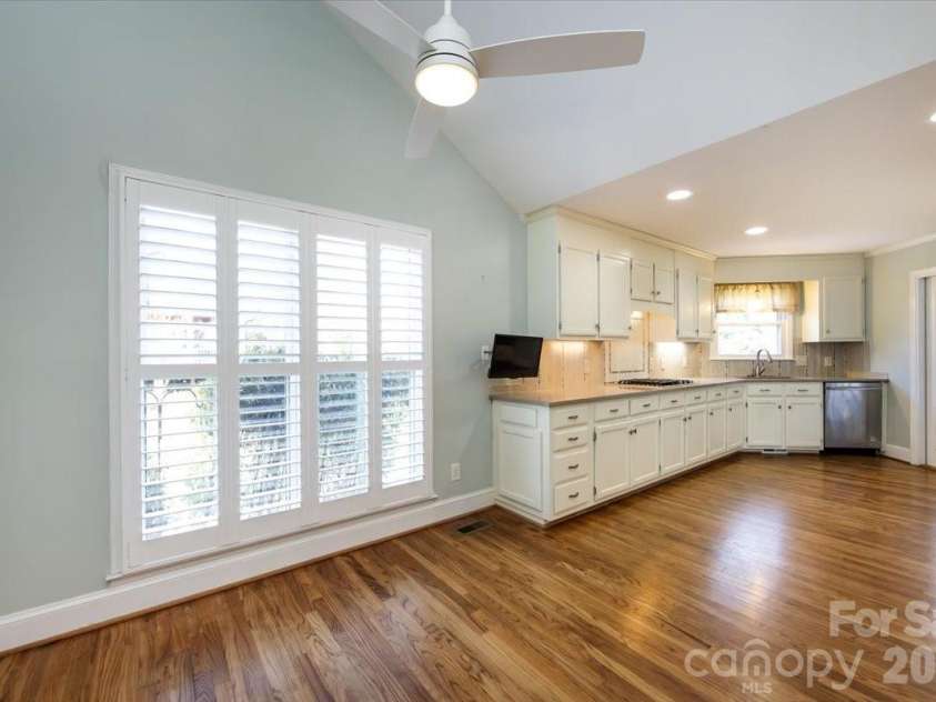 5901 Havencrest Court, Concord, NC 28027.  MLS# CAR4345244, YatesRealty ID 11159. Breakfast Area