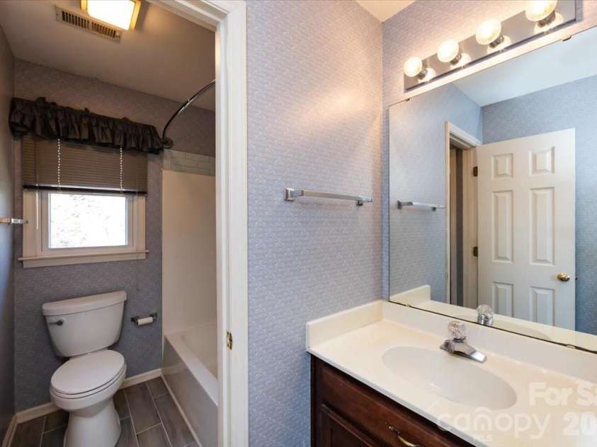5901 Havencrest Court, Concord, NC 28027.  MLS# CAR4345244, YatesRealty ID 11159. Jack and Jill Bath