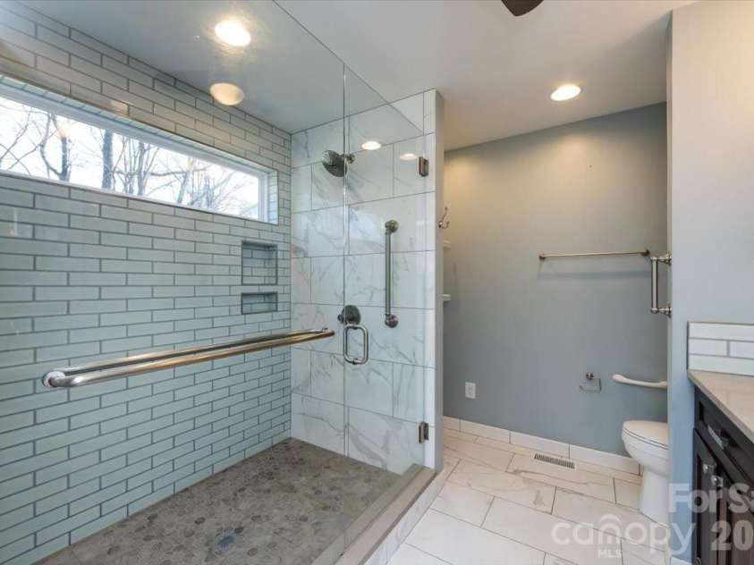 5901 Havencrest Court, Concord, NC 28027.  MLS# CAR4345244, YatesRealty ID 11159. Primary Bath