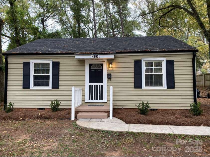 4100 Howie Circle, Charlotte, NC 28205.  MLS# CAR4250690, YatesRealty ID 11160. 