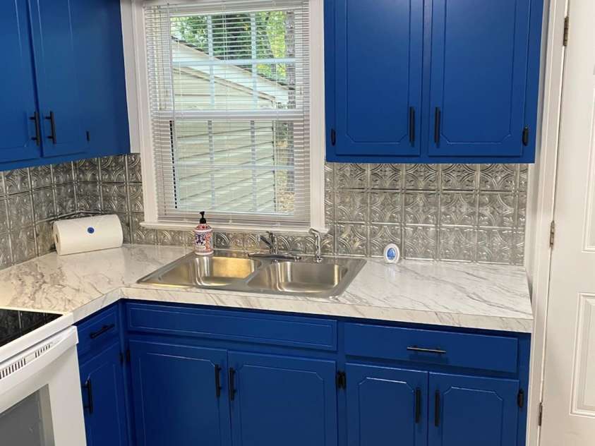4100 Howie Circle, Charlotte, NC 28205.  MLS# CAR4250690, YatesRealty ID 11160. 