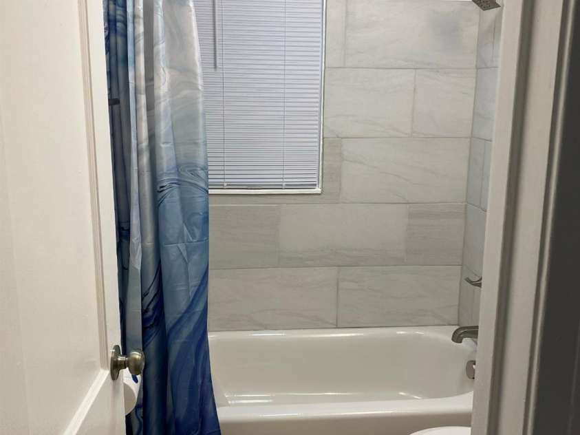 4100 Howie Circle, Charlotte, NC 28205.  MLS# CAR4250690, YatesRealty ID 11160. 
