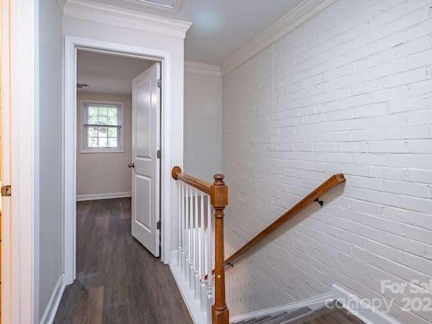 1310 Green Oaks Lane, Charlotte, NC 28205.  MLS# CAR4317960, YatesRealty ID 11161. 