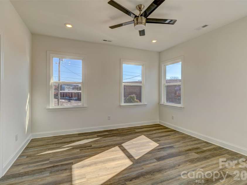 615 Buffalo Street, Shelby, NC 28150.  MLS# CAR4328308, YatesRealty ID 11161. 