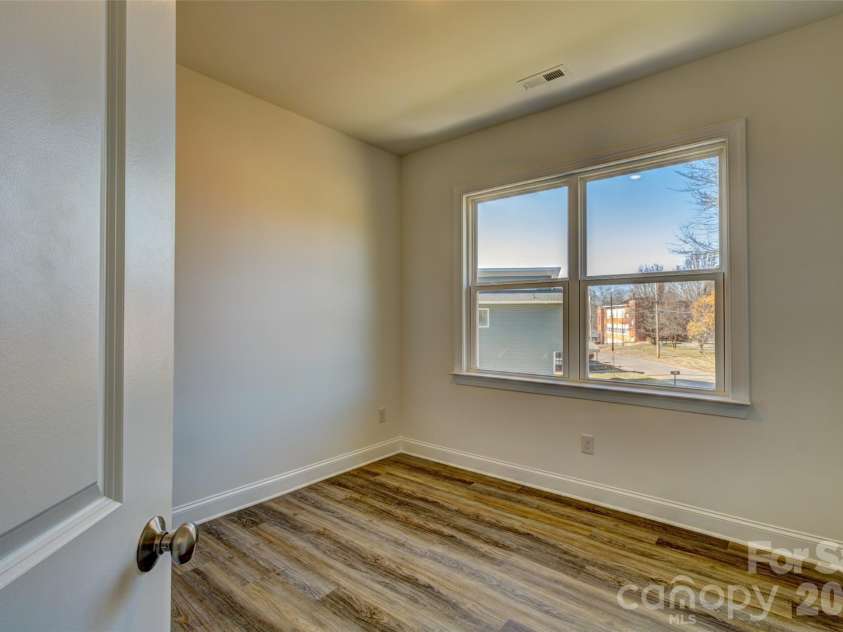 615 Buffalo Street, Shelby, NC 28150.  MLS# CAR4328308, YatesRealty ID 11161. 