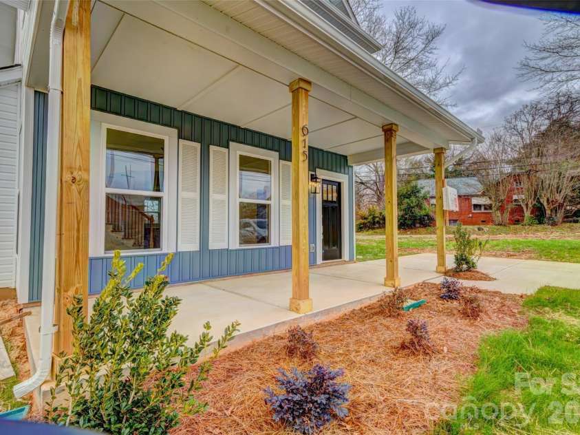 615 Buffalo Street, Shelby, NC 28150.  MLS# CAR4328308, YatesRealty ID 11161. 