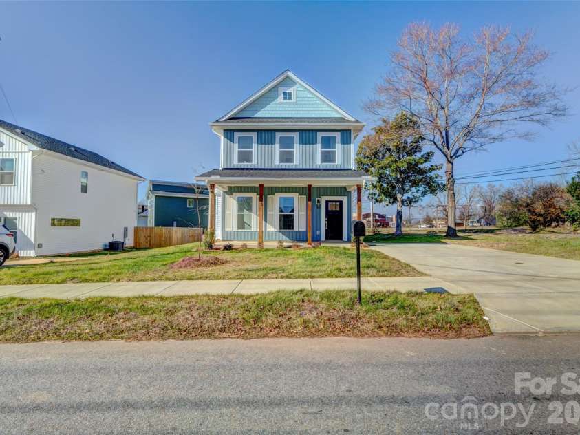 615 Buffalo Street, Shelby, NC 28150.  MLS# CAR4328308, YatesRealty ID 11161. 