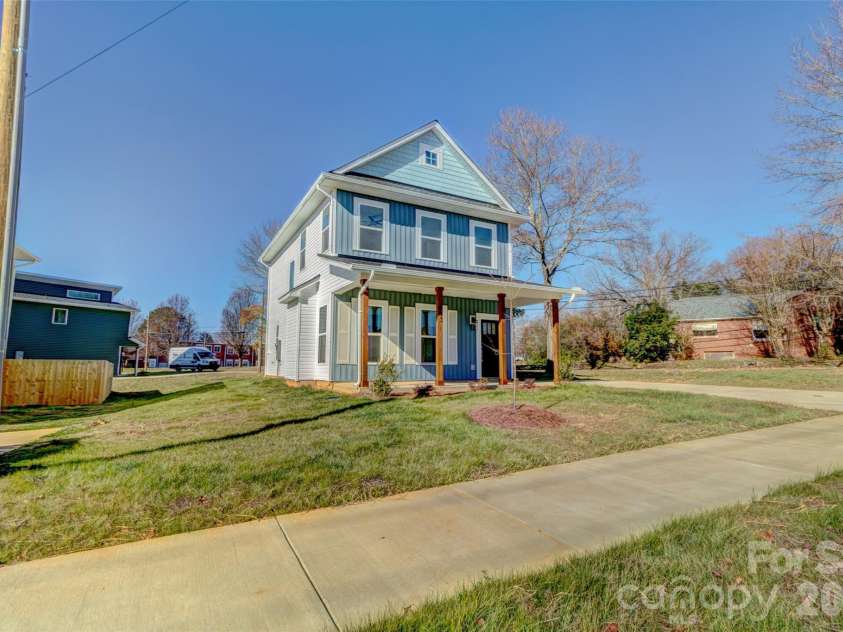 615 Buffalo Street, Shelby, NC 28150.  MLS# CAR4328308, YatesRealty ID 11161. 