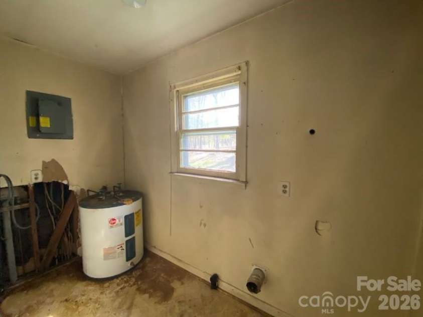 1500 NC Hwy 24/27 Highway, Biscoe, NC 27209.  MLS# CAR4367350, YatesRealty ID 11163. 