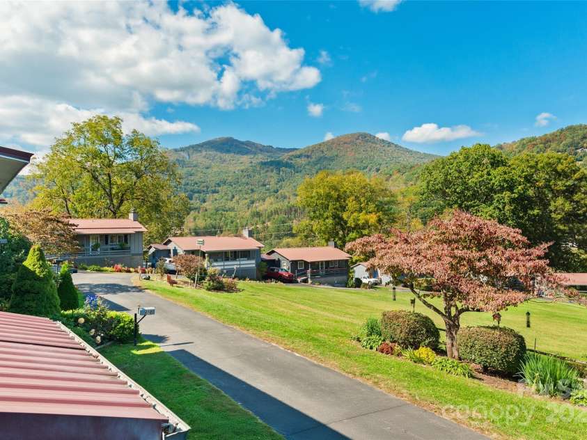 228 Raven Ridge, Maggie Valley, NC 28751.  MLS# CAR4186570, YatesRealty ID 11163. 