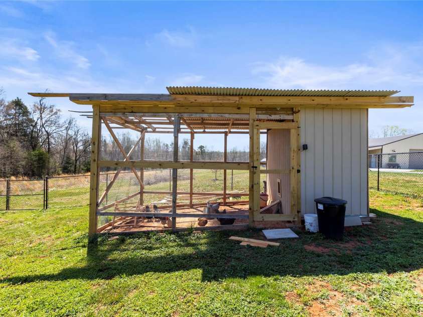2504 Hovis Road, Lincolnton, NC 28092.  MLS# CAR4225374, YatesRealty ID 11164. Chicken coop