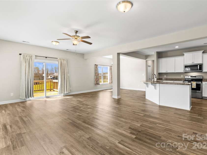 2504 Hovis Road, Lincolnton, NC 28092.  MLS# CAR4225374, YatesRealty ID 11164. Great room