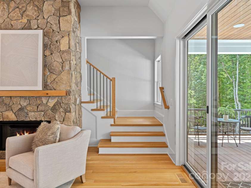 2010 Bessbrook Road, Fort Mill, SC 29708.  MLS# CAR4284508, YatesRealty ID 11165. Let's head upstairs!