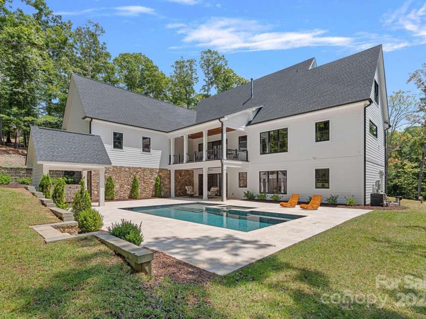 2010 Bessbrook Road, Fort Mill, SC 29708.  MLS# CAR4284508, YatesRealty ID 11165. This home is the ultimate in luxury living.