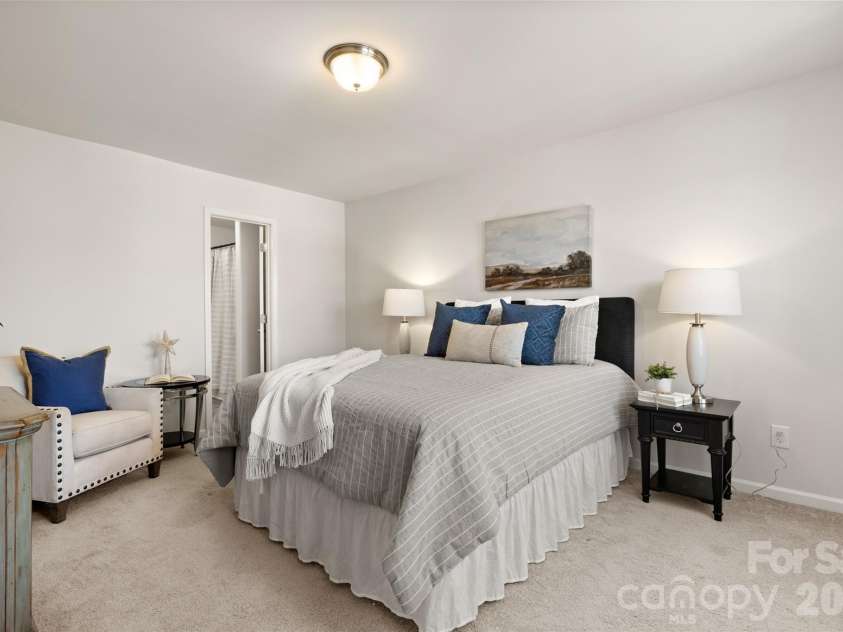 2217 Pinnacle View Drive, Kings Mountain, NC 28086.  MLS# CAR4362606, YatesRealty ID 11165. 