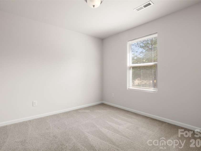 2217 Pinnacle View Drive, Kings Mountain, NC 28086.  MLS# CAR4362606, YatesRealty ID 11165. 