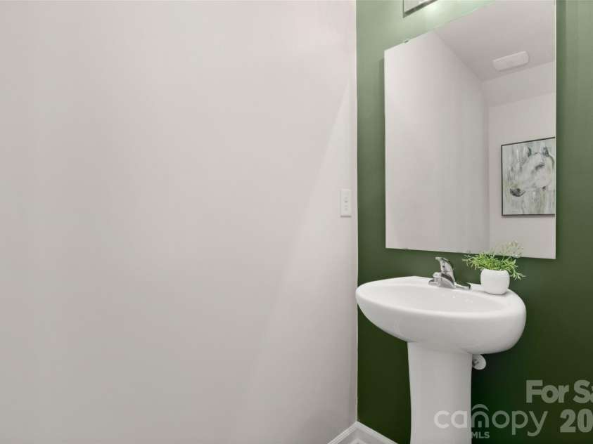 2217 Pinnacle View Drive, Kings Mountain, NC 28086.  MLS# CAR4362606, YatesRealty ID 11165. 