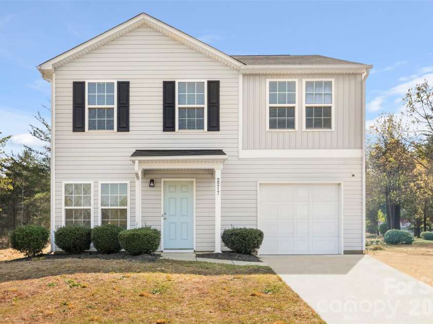 2217 Pinnacle View Drive, Kings Mountain, NC 28086.  MLS# CAR4362606, YatesRealty ID 11165. 